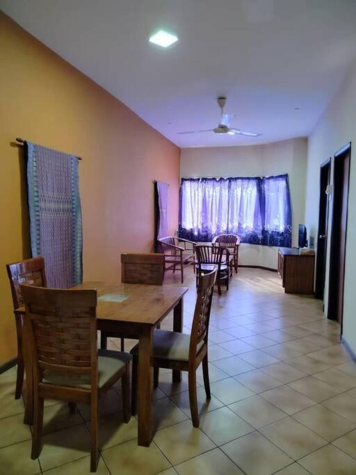 Homestay Elina - Cheap And Cosy Port Dickson Exterior foto